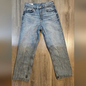 Zara Women's Faded Blue Straight Jeans